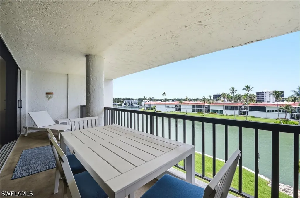 2316 Gulf Shore Boulevard N Naples FL 34103