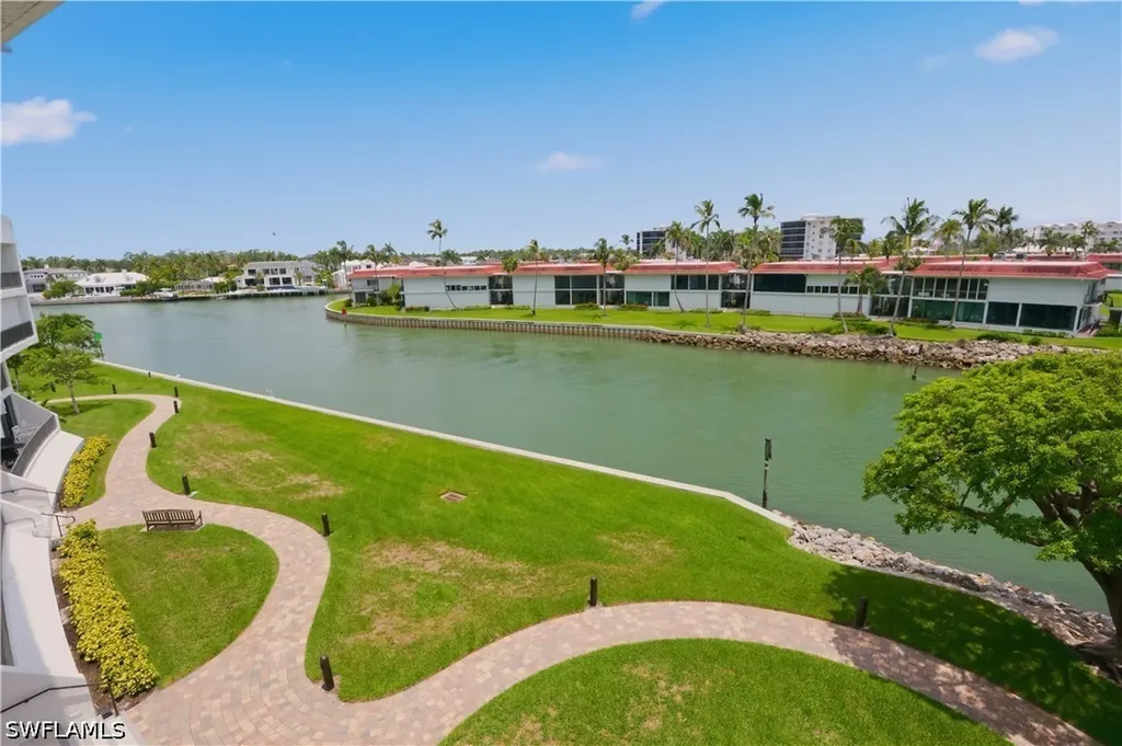 2316 Gulf Shore Boulevard N Naples FL 34103