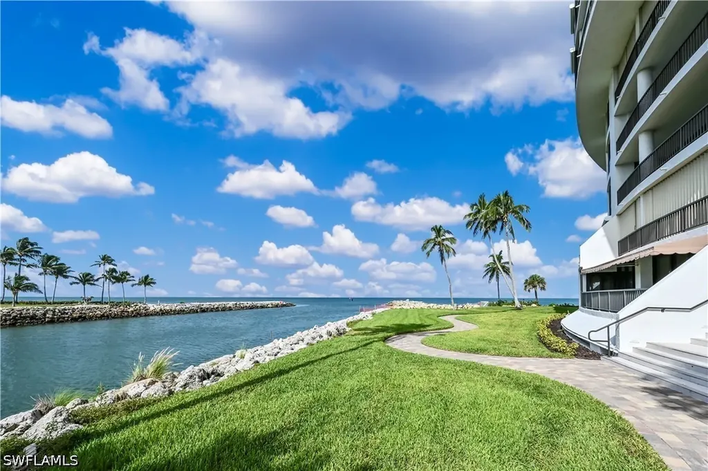 2316 Gulf Shore Boulevard N Naples FL 34103