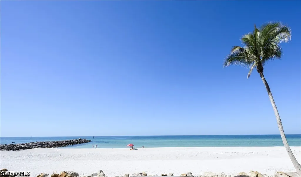 2316 Gulf Shore Boulevard N Naples FL 34103