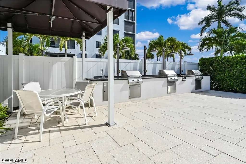 2316 Gulf Shore Boulevard N Naples FL 34103