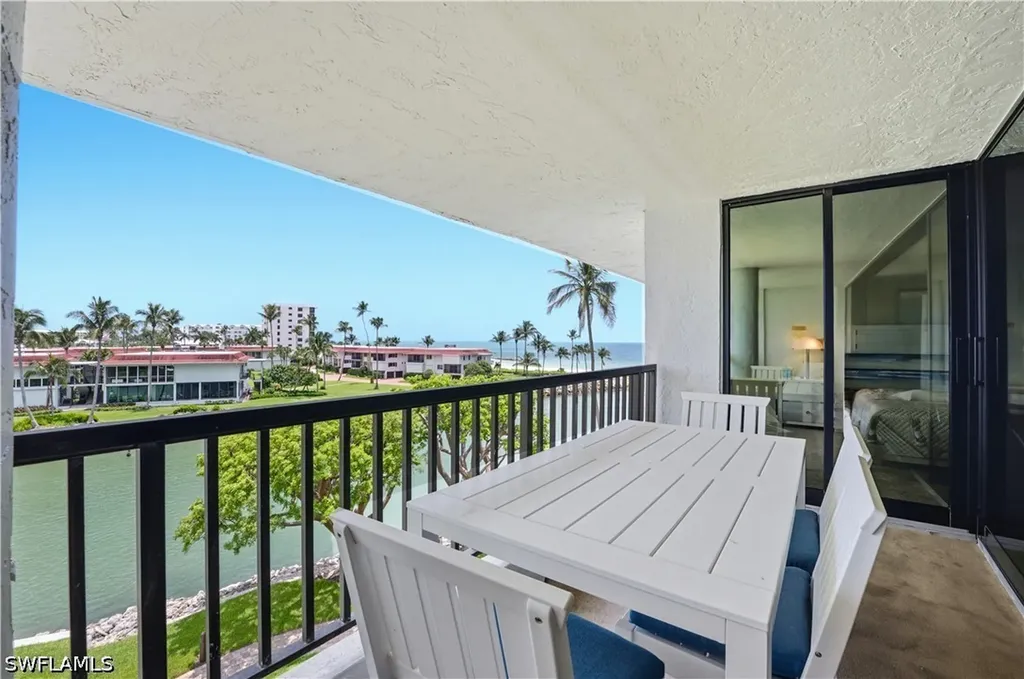 2316 Gulf Shore Boulevard N Naples FL 34103