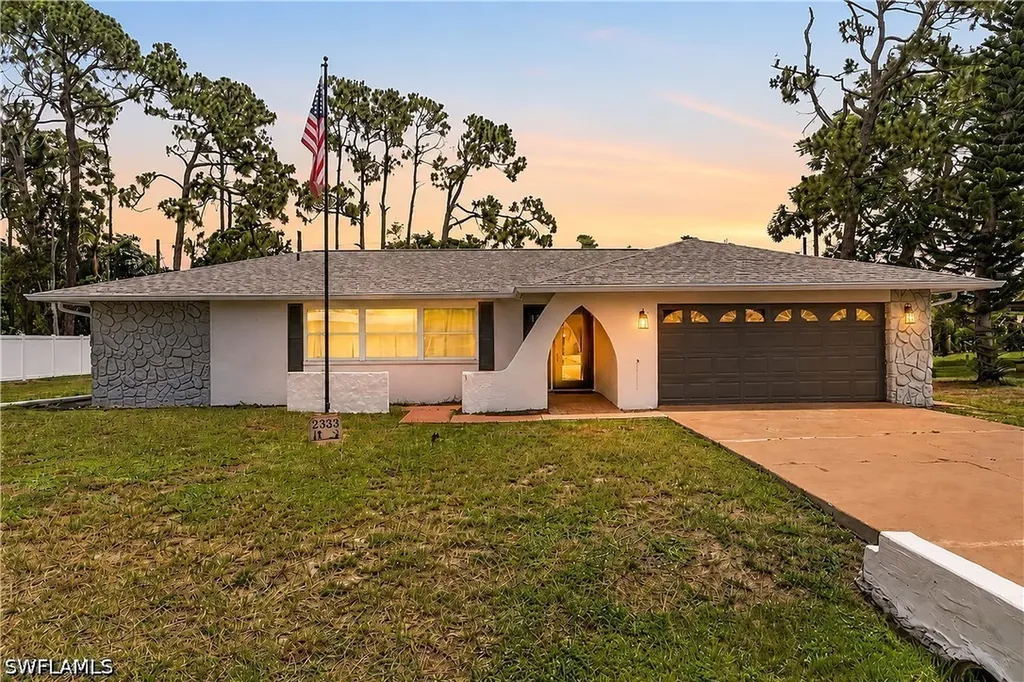 Fort Myers FL, 2333 Dover Avenue