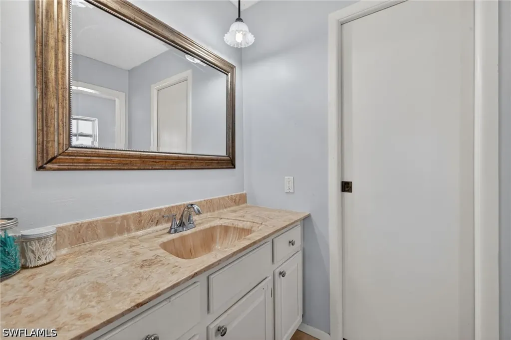 2333 Dover Avenue Fort Myers FL 33907