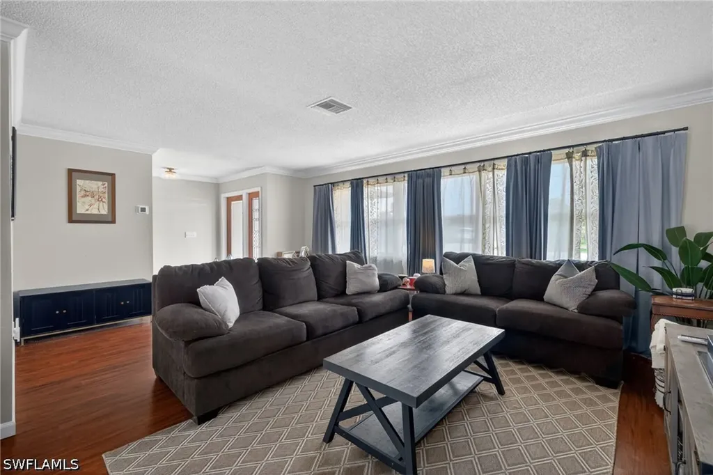 2333 Dover Avenue Fort Myers FL 33907