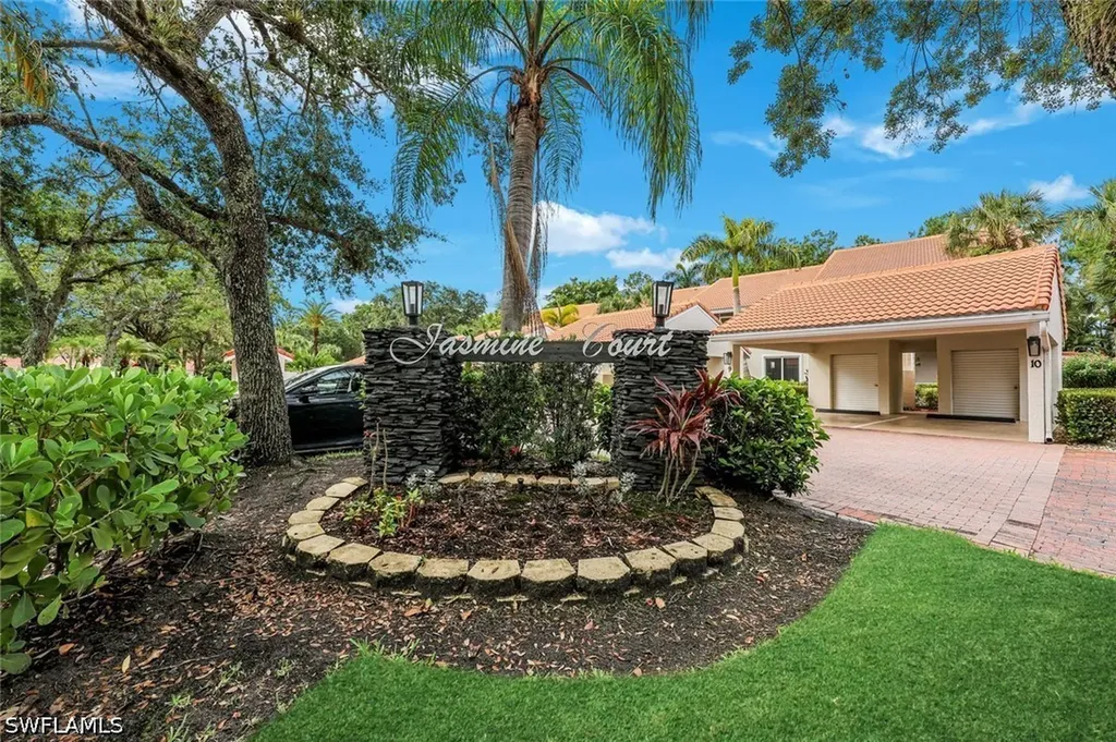 2325 Hidden Lake Drive Naples FL 34112