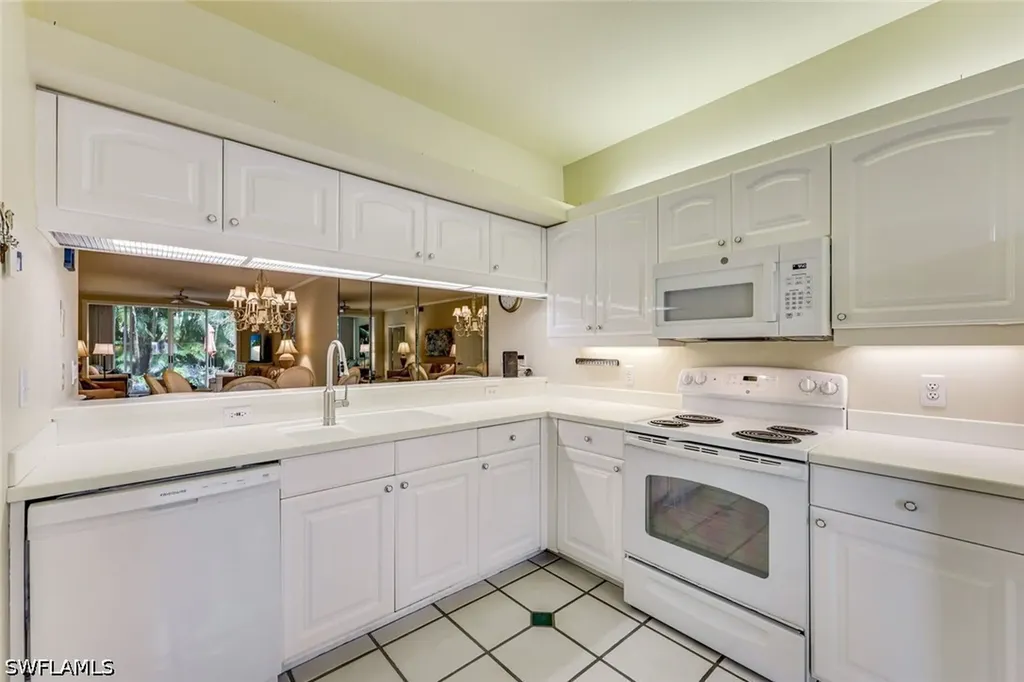 2325 Hidden Lake Drive Naples FL 34112