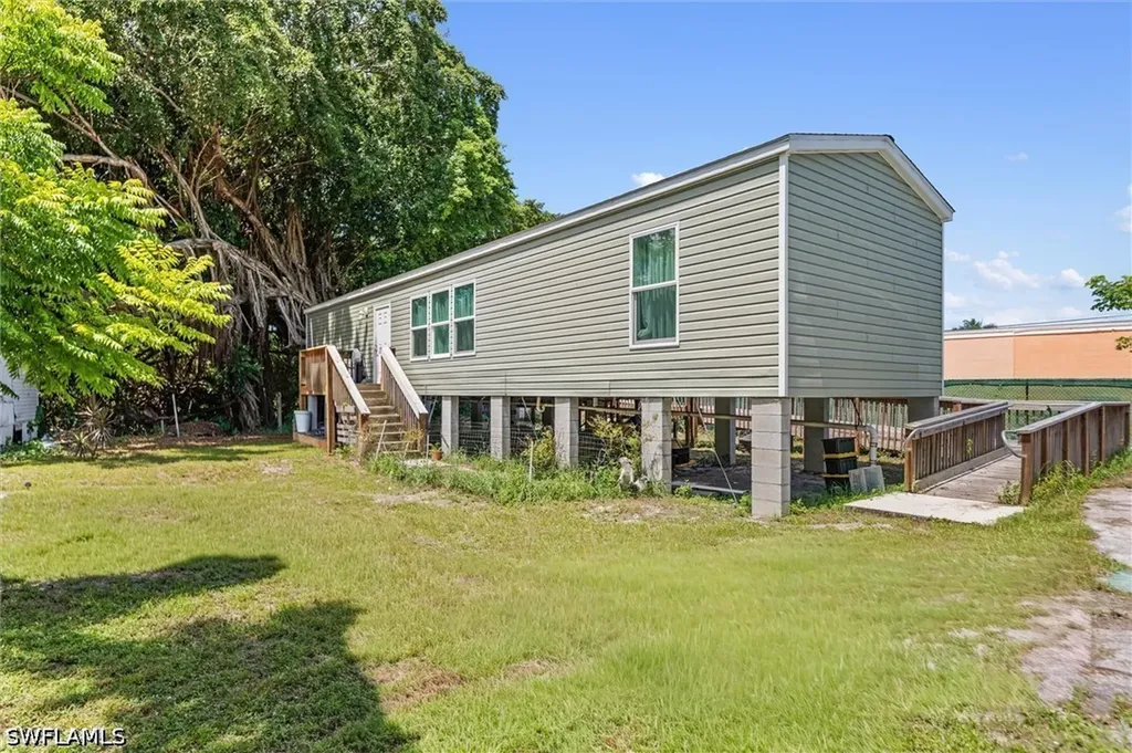 2960 Lunar Street Naples FL 34112