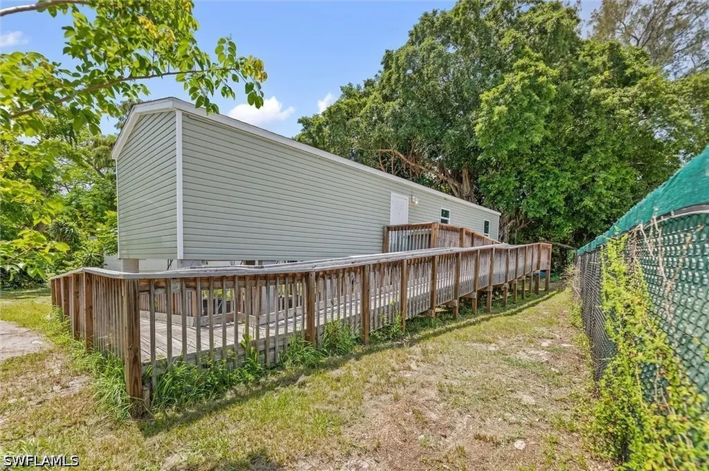 2960 Lunar Street Naples FL 34112