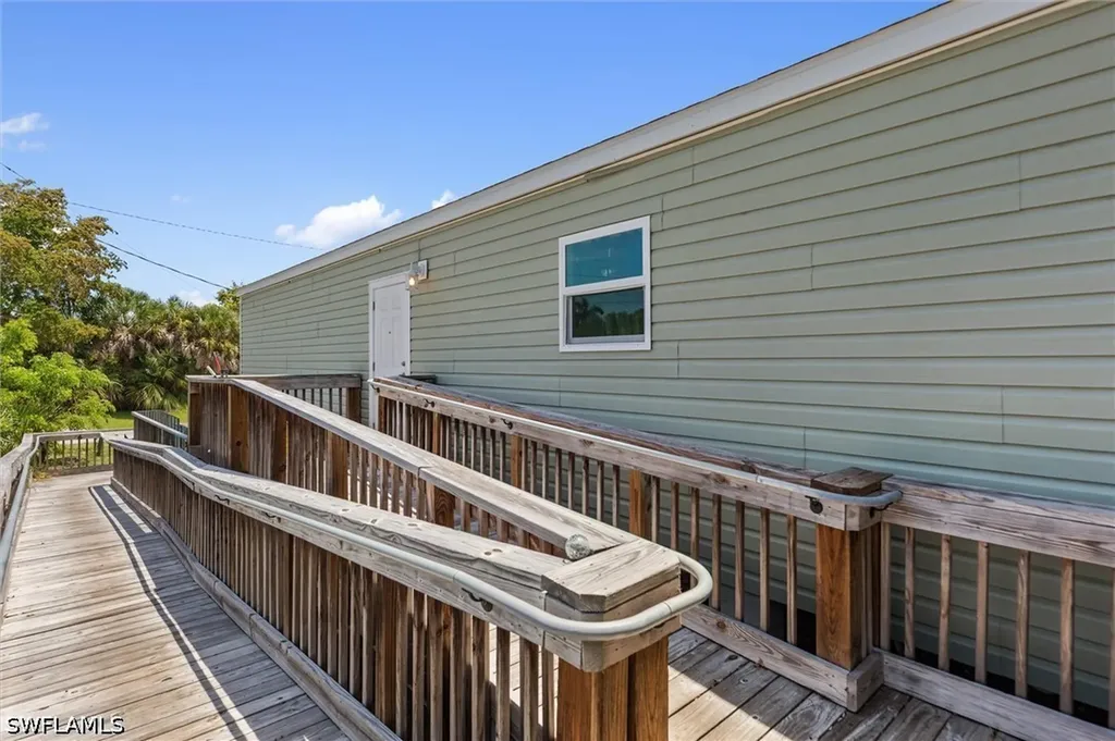 2960 Lunar Street Naples FL 34112