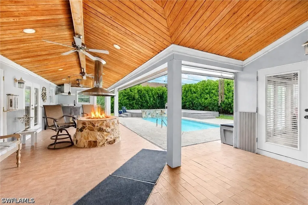 Bonita Springs FL, 93 7TH Street