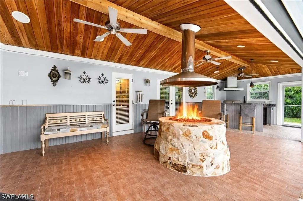 93 7th Street Bonita Springs FL 34134