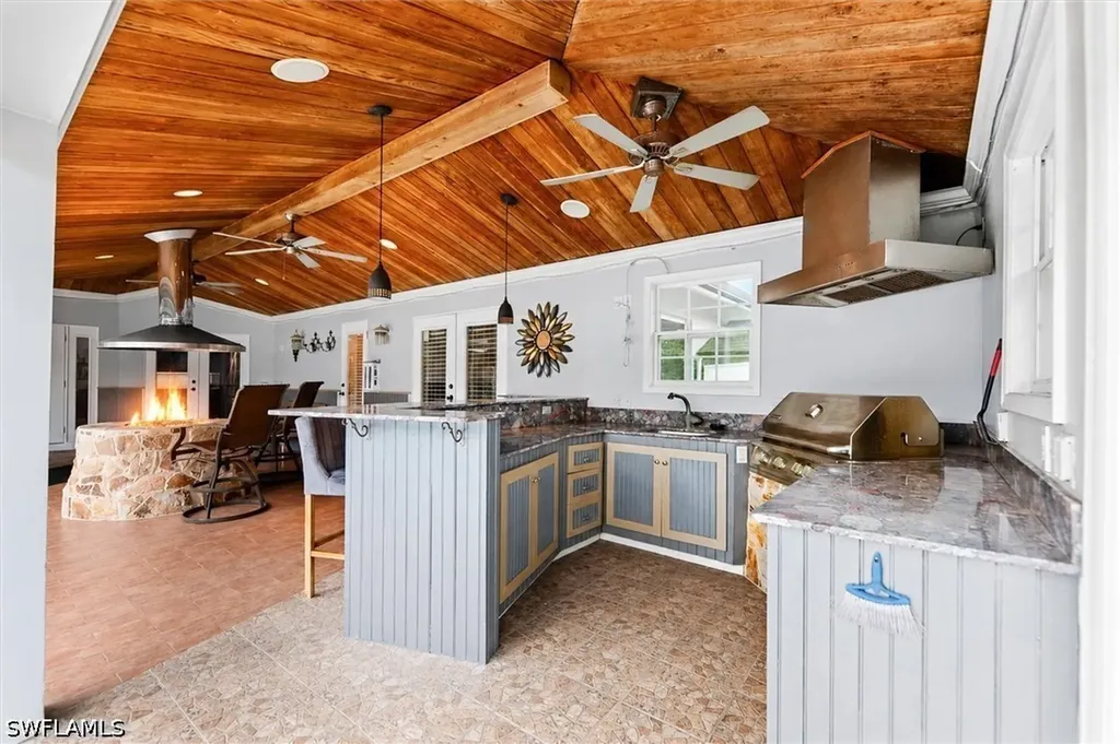 93 7th Street Bonita Springs FL 34134