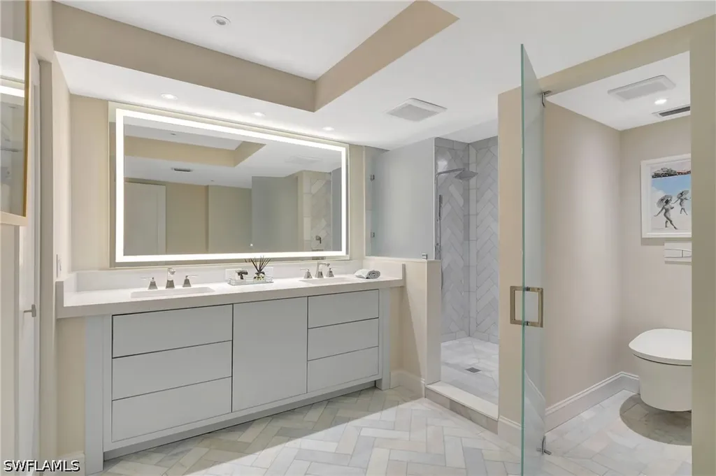 2357 Gulf Shore Boulevard N Naples FL 34103