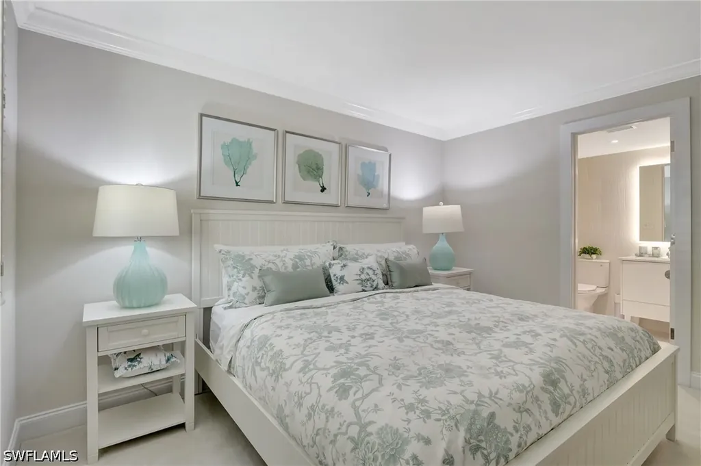 2357 Gulf Shore Boulevard N Naples FL 34103