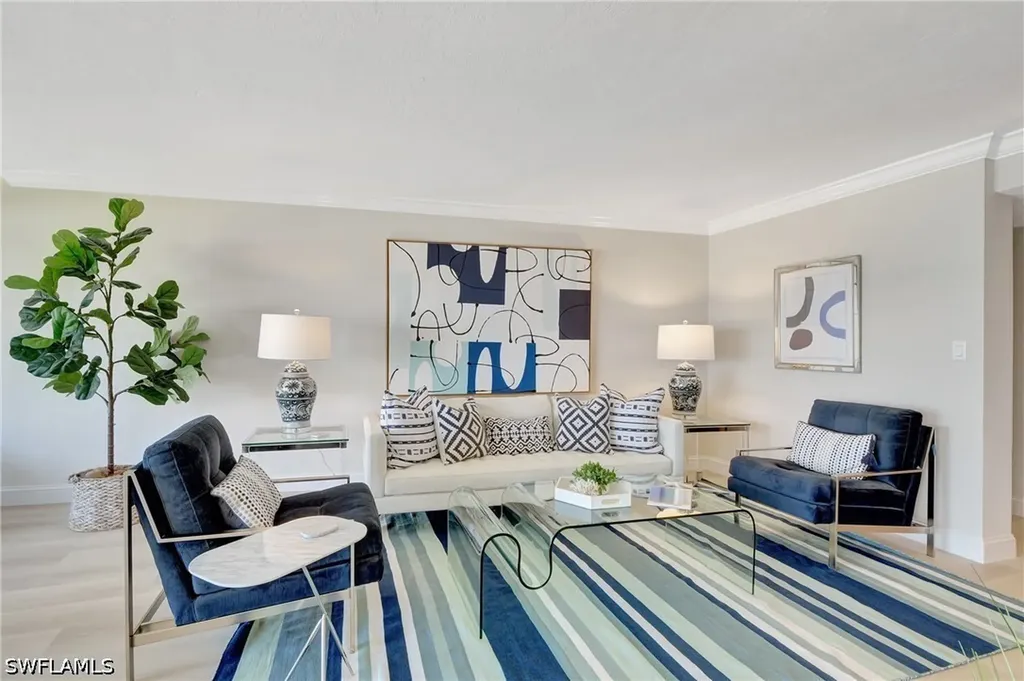 2357 Gulf Shore Boulevard N Naples FL 34103