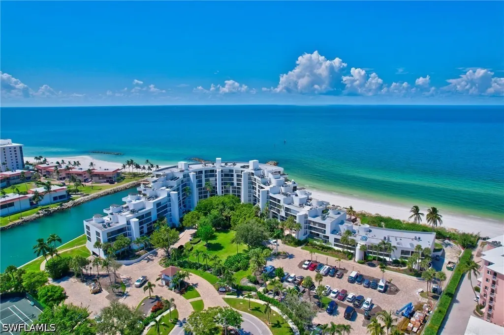 2357 Gulf Shore Boulevard N Naples FL 34103