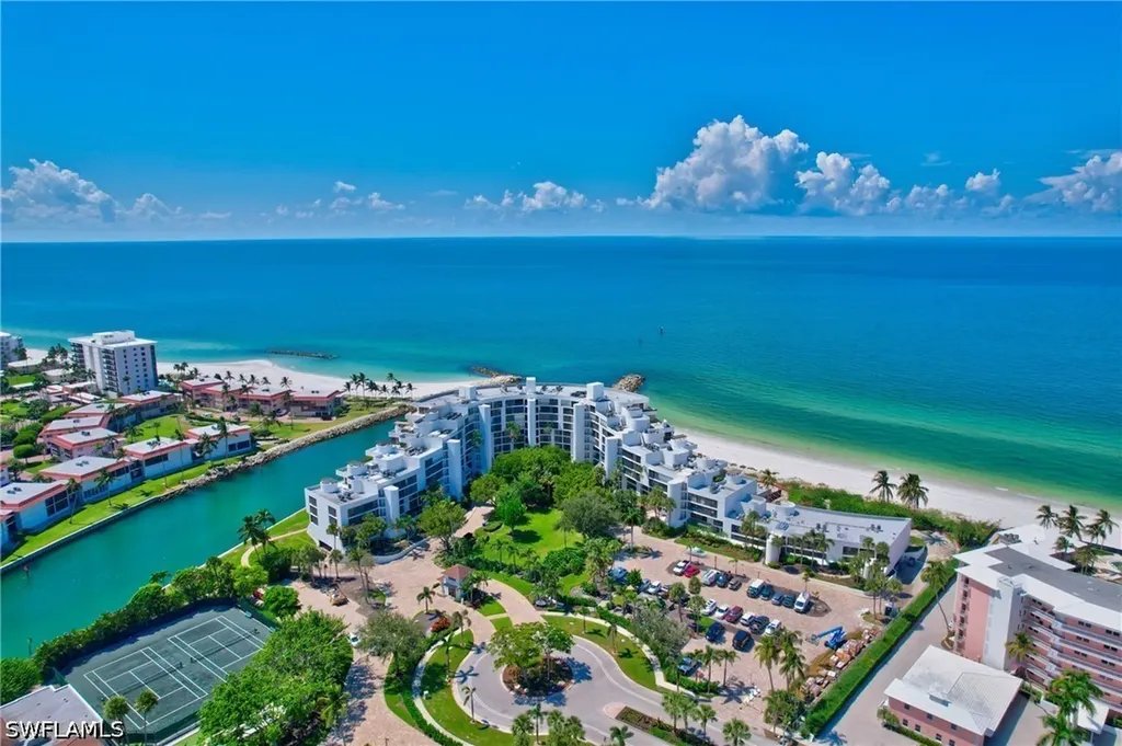 2357 Gulf Shore Boulevard N Naples FL 34103
