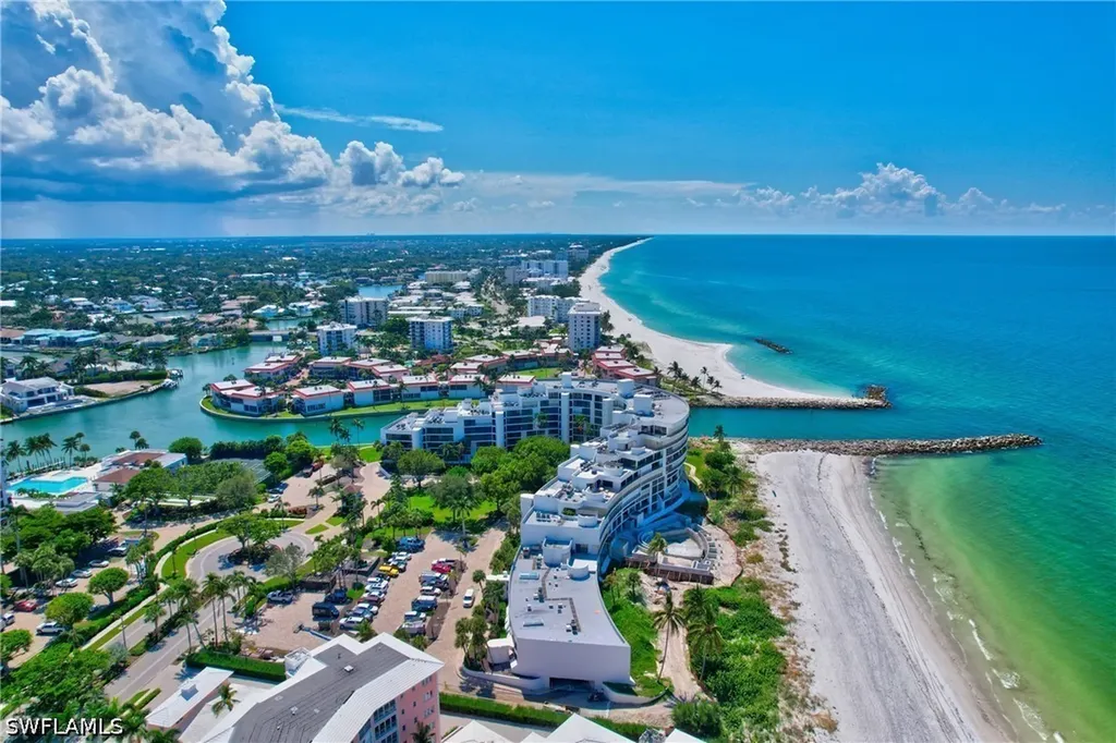 2357 Gulf Shore Boulevard N Naples FL 34103