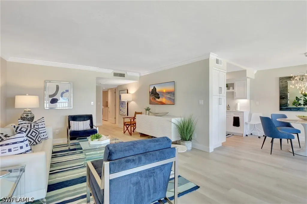 2357 Gulf Shore Boulevard N Naples FL 34103