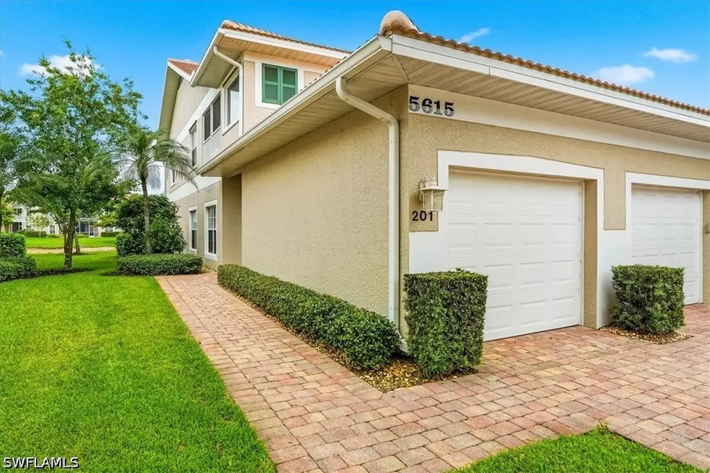 5615 Sherborn Drive Naples FL 34110