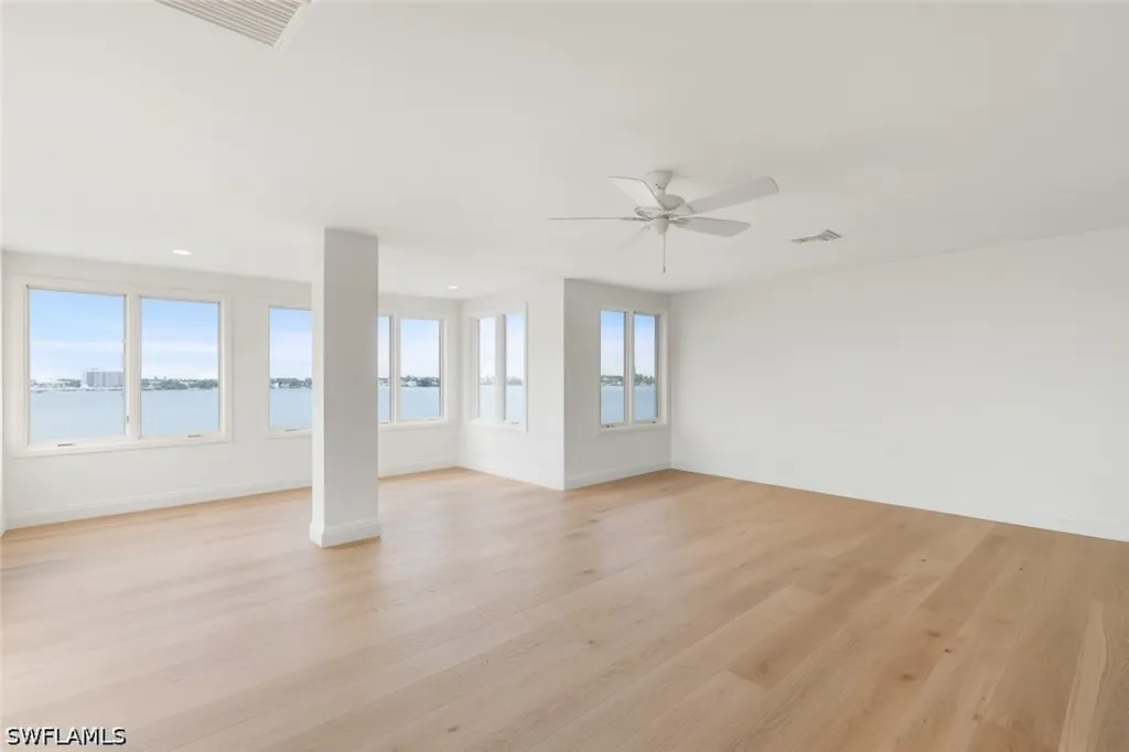 1535 Dolphin Lane Naples FL 34102