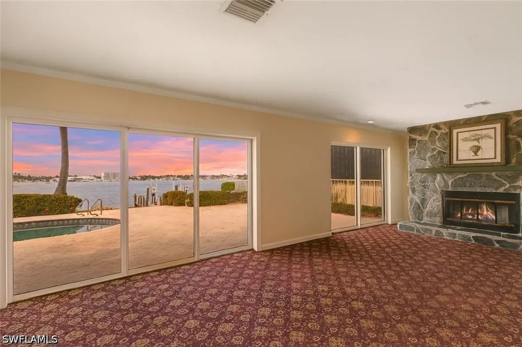 1535 Dolphin Lane Naples FL 34102