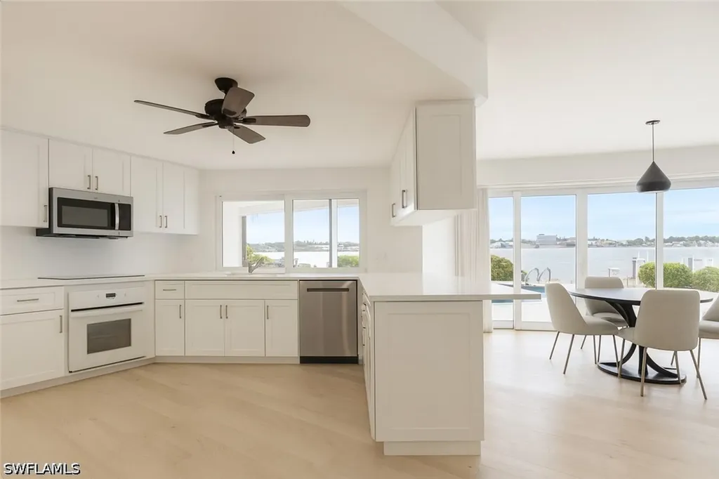 1535 Dolphin Lane Naples FL 34102