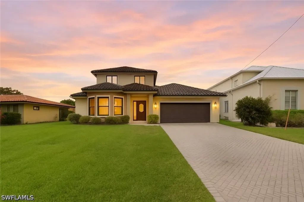 1535 Dolphin Lane Naples FL 34102