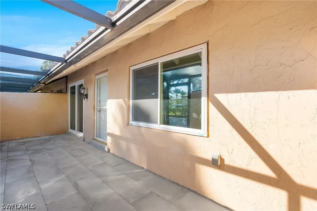 1521 Chesapeake Avenue Naples FL 34102