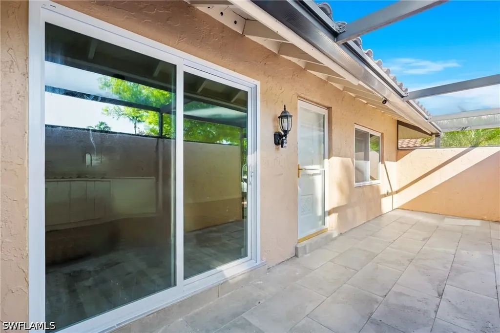 1521 Chesapeake Avenue Naples FL 34102