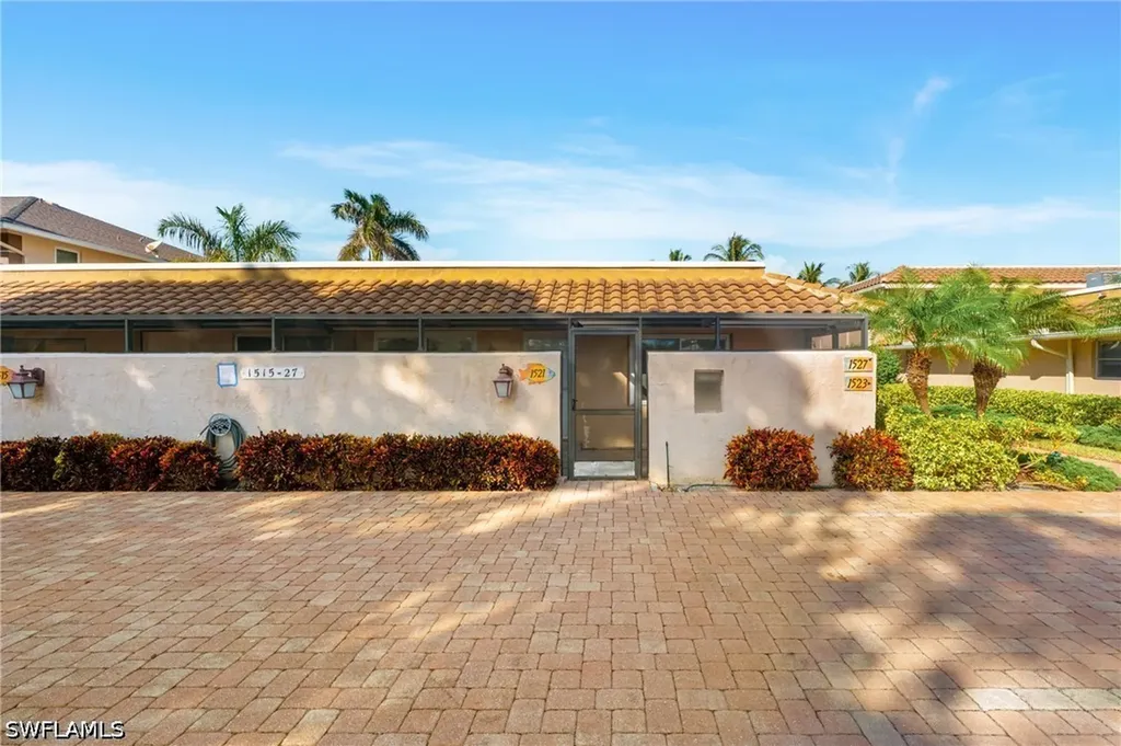 1521 Chesapeake Avenue Naples FL 34102