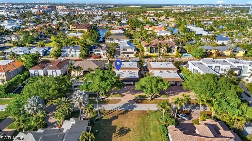1521 Chesapeake Avenue Naples FL 34102