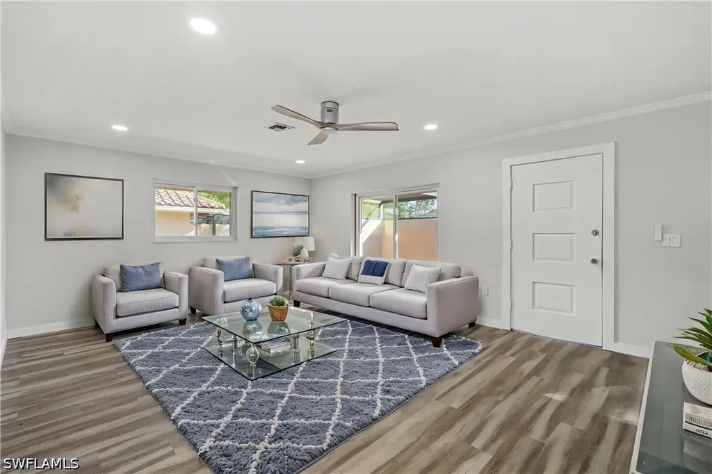 1521 Chesapeake Avenue Naples FL 34102