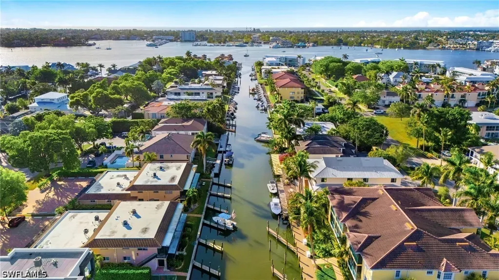 1521 Chesapeake Avenue Naples FL 34102