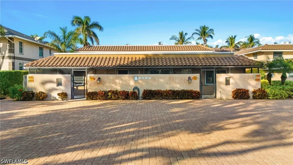1521 Chesapeake Avenue Naples FL 34102