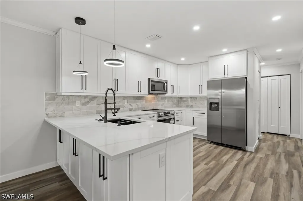 1521 Chesapeake Avenue Naples FL 34102