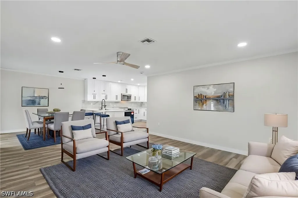 1521 Chesapeake Avenue Naples FL 34102