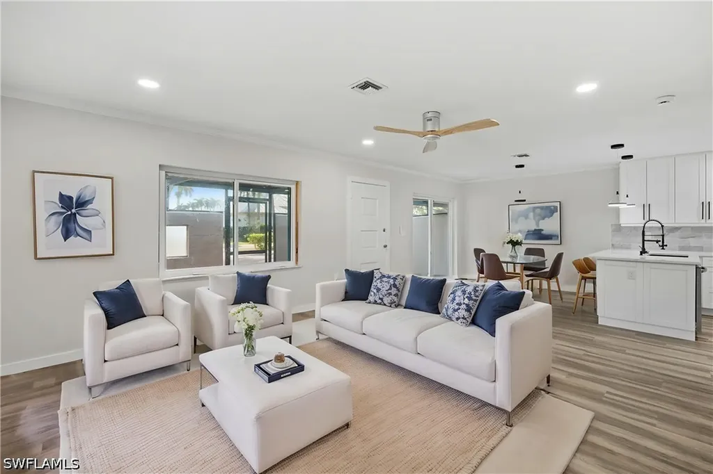 1521 Chesapeake Avenue Naples FL 34102