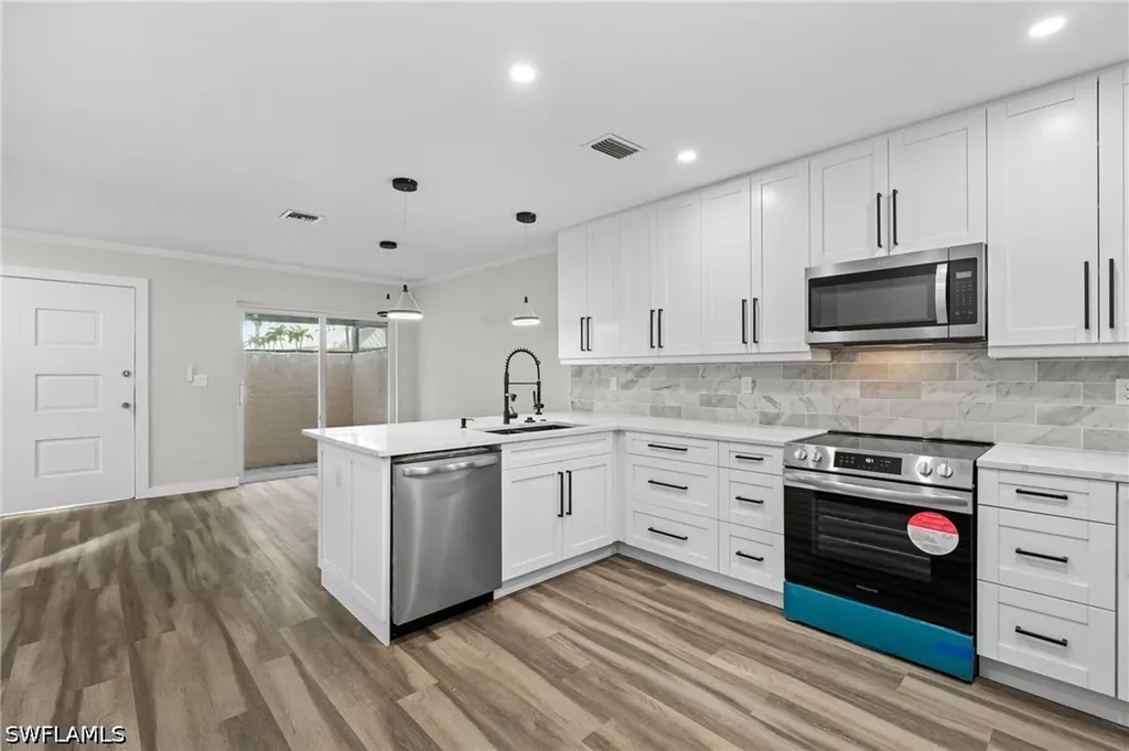1521 Chesapeake Avenue Naples FL 34102