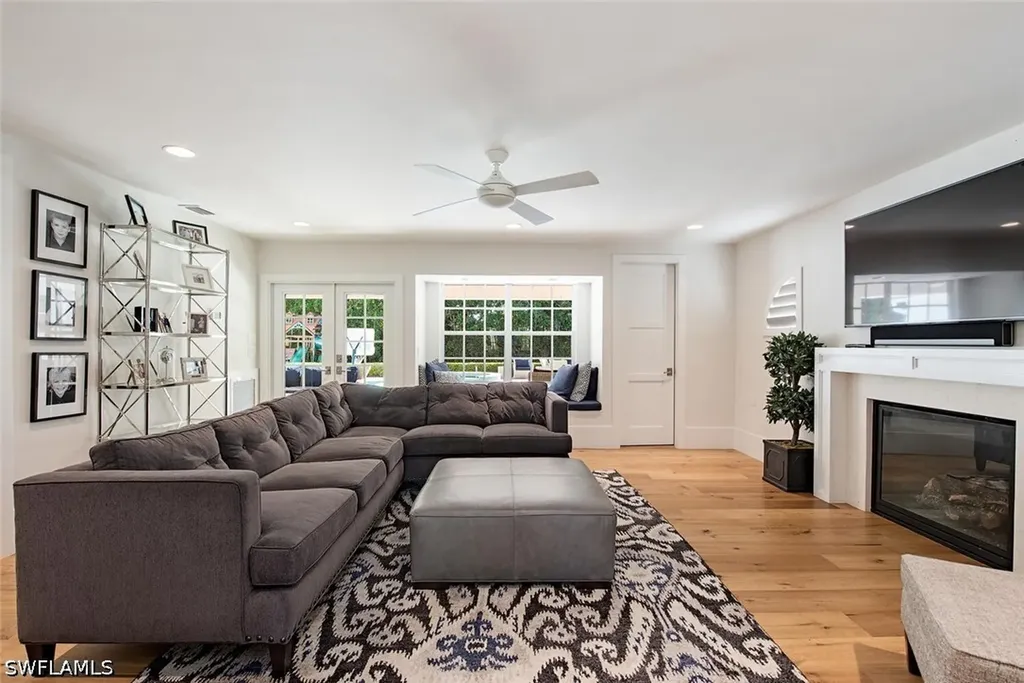 198 Carica Road Naples FL 34108