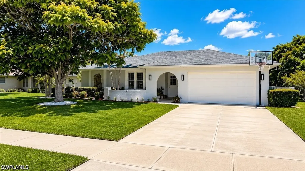 Naples FL, 1089 Nottingham Drive