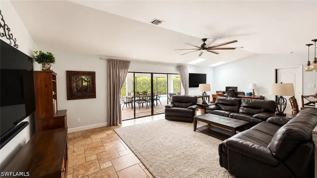 1089 Nottingham Drive Naples FL 34109
