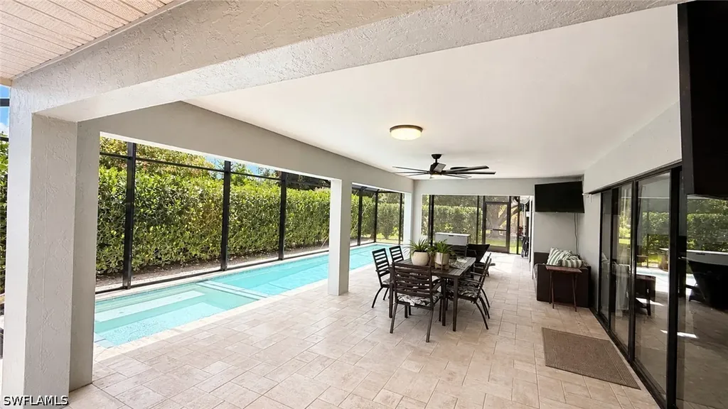 1089 Nottingham Drive Naples FL 34109