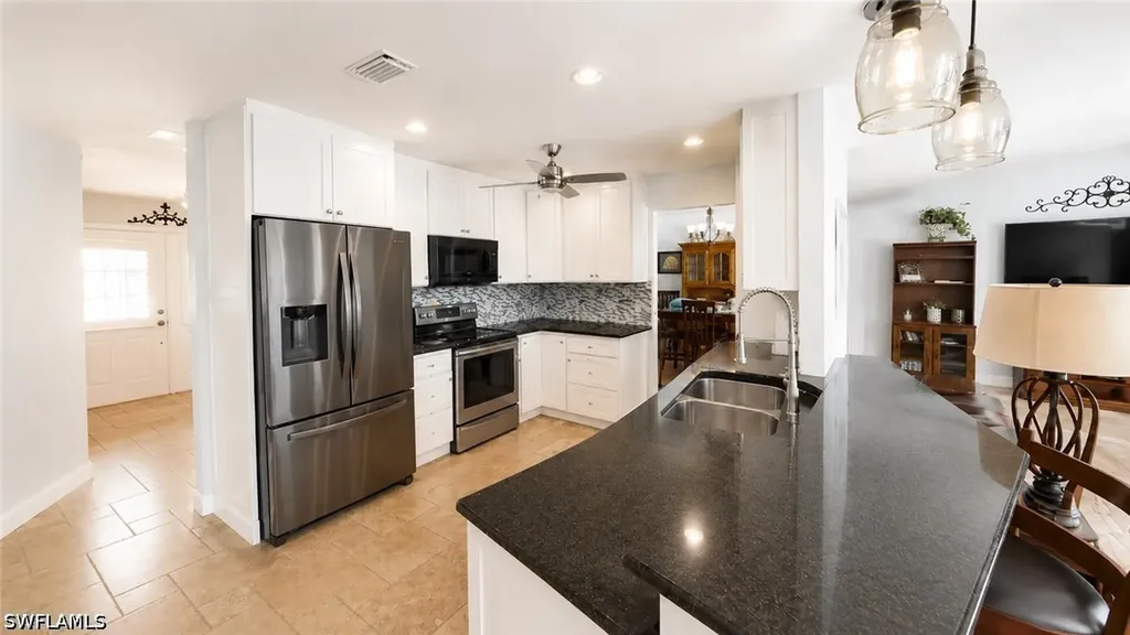 1089 Nottingham Drive Naples FL 34109