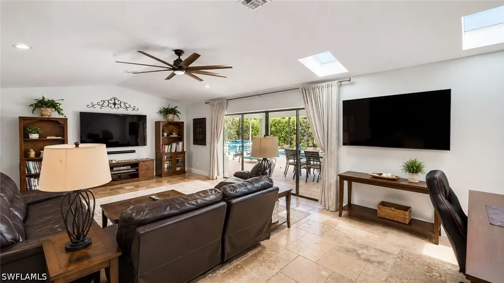1089 Nottingham Drive Naples FL 34109