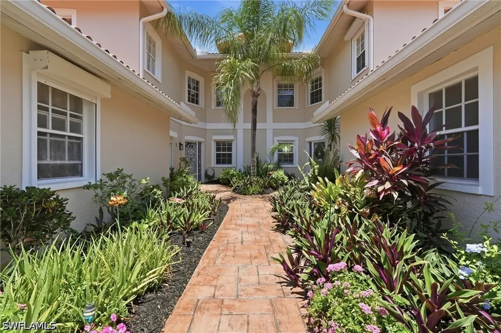 1747 Reuven Circle Naples FL 34112