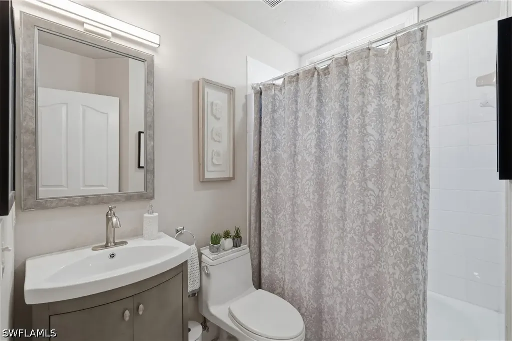 1747 Reuven Circle Naples FL 34112