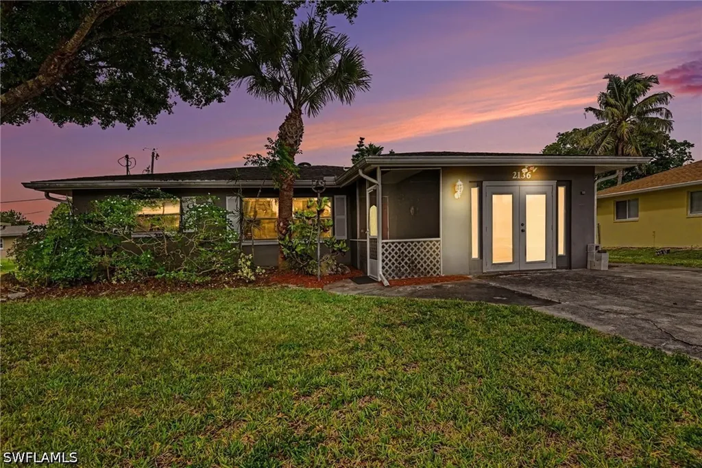 2136 Flora Avenue Fort Myers FL 33907