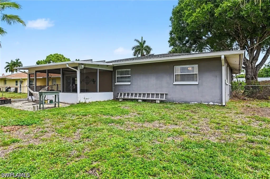 2136 Flora Avenue Fort Myers FL 33907